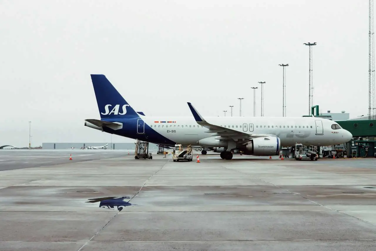 a visual guide for travelers booking a Detroit Metro Airport Taxi for their arrival.