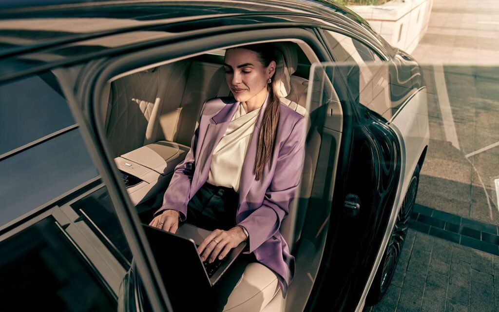 Hourly Chauffeur vs One-Way Ride – Which Saves More Money